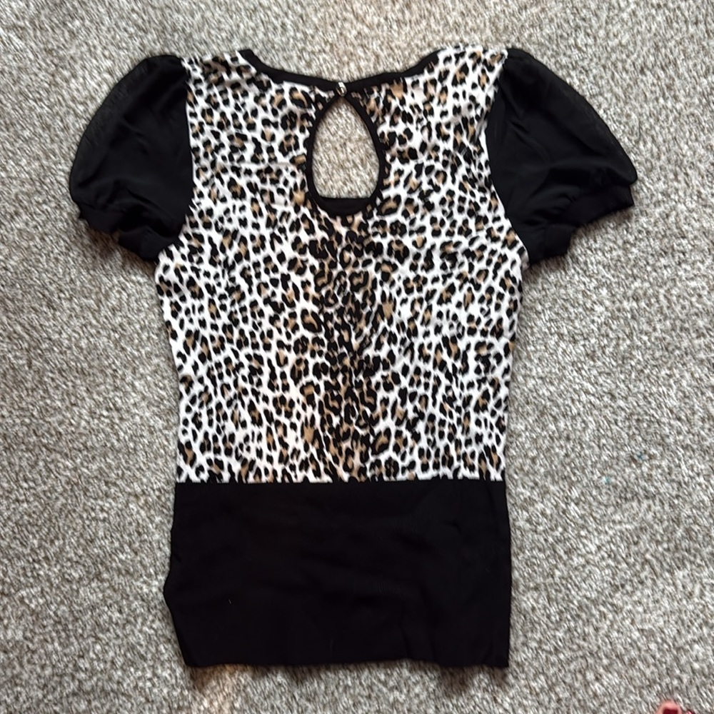 WHBL blouse. - Picture 5 of 5